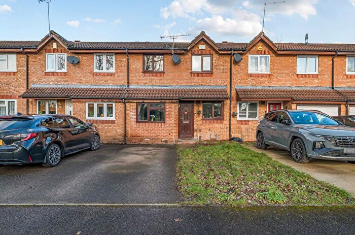 3 Bedroom Terraced House For Sale In Walpole Road, Slough, SL1