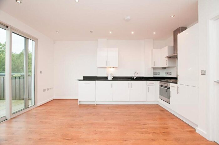 2 Bedroom Flat For Sale In Manor Road, Stoke Newington, N16