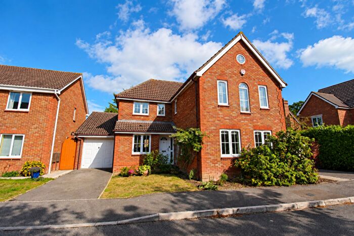 4 Bedroom Detached House For Sale In Upmill Close, West End, SO30