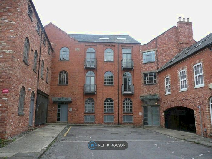 2 Bedroom Flat To Rent In Gaiter &amp; Spat, Northampton, NN1