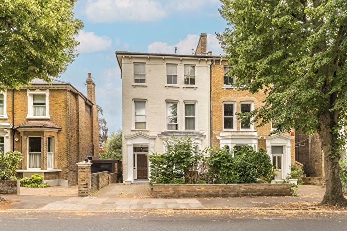 2 Bedroom Flat To Rent In Eaton Rise, London, W5