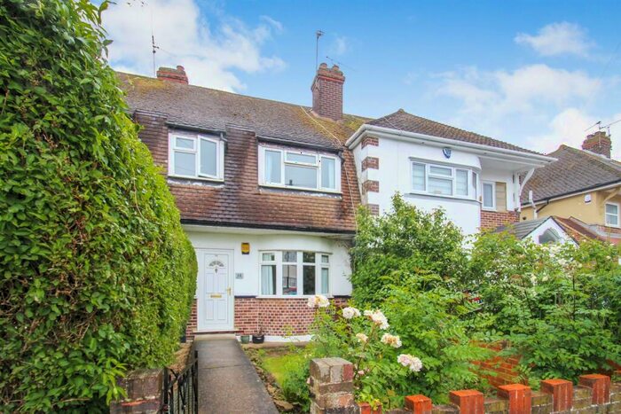 Terraced House To Rent In Chapter RoadStroodKent, ME2