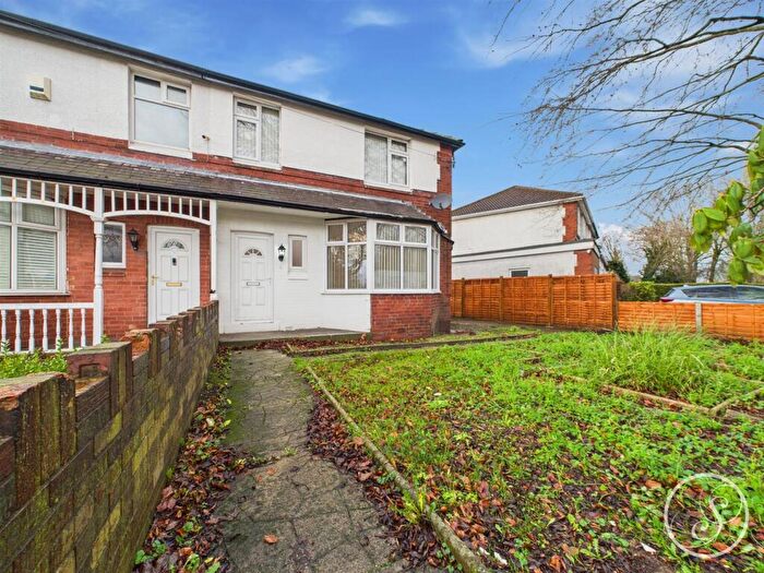 3 Bedroom Semi-Detached House For Sale In Scott Hall Road, Leeds, LS7