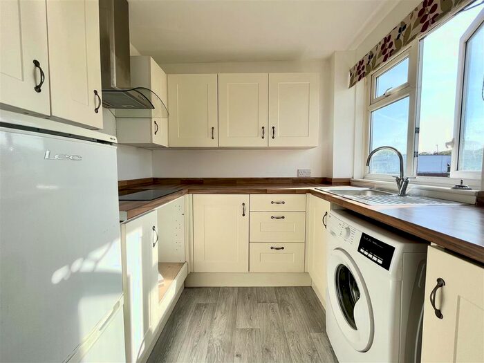 1 Bedroom Flat To Rent In Sycamore Field, Harlow, CM19