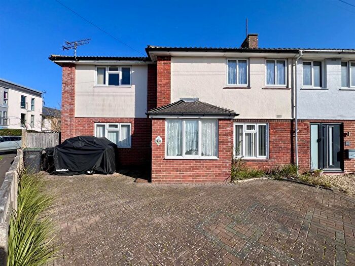 4 Bedroom End Terrace House For Sale In Elmore Road, Lee-On-The-Solent, PO13
