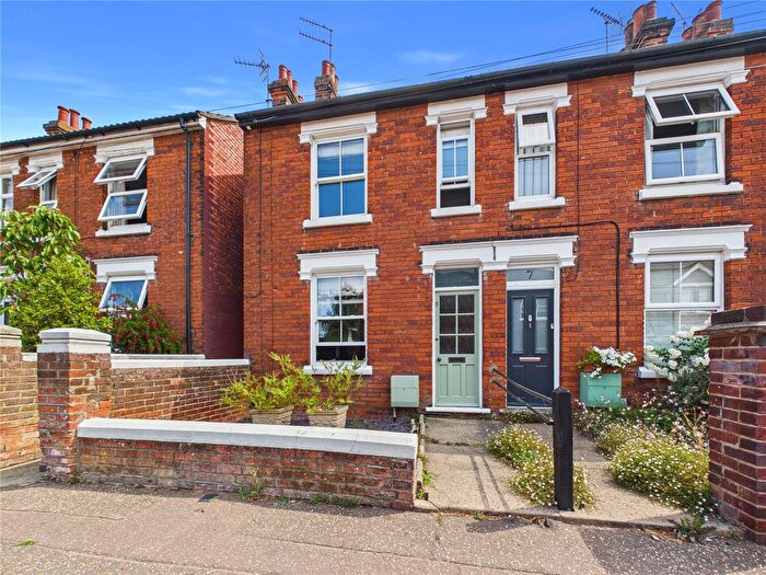 3 Bedroom Semi-Detached House For Sale In Scarletts Road, Colchester, Essex, CO1