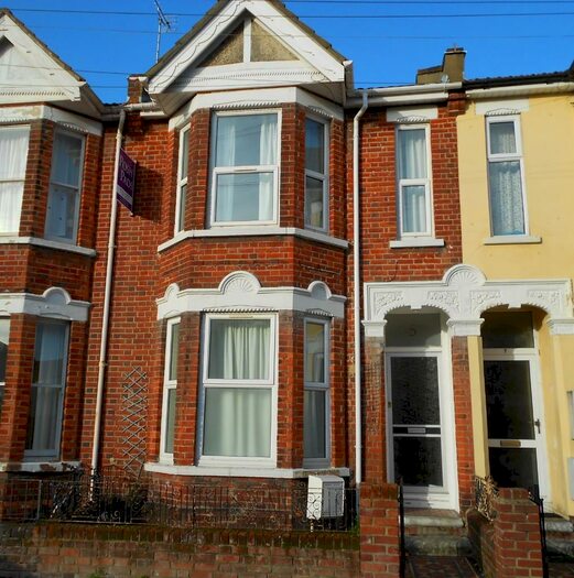 6 Bedroom House To Rent In Highcliff Avenue, SO14
