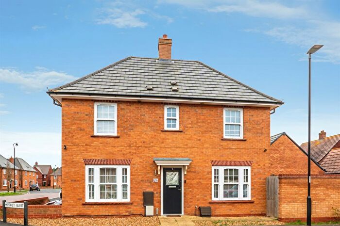 3 Bedroom Detached House For Sale In Honey Quest, Stewartby, Bedford, MK43