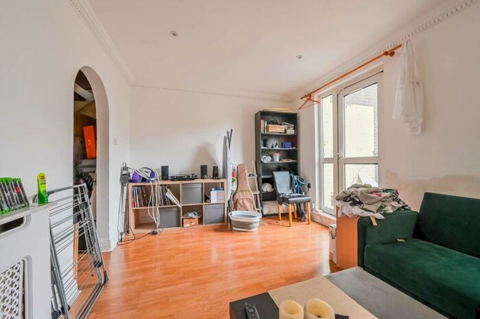 2 Bedroom Flat To Rent In Gernon Road, Bethnal Green, London, E3