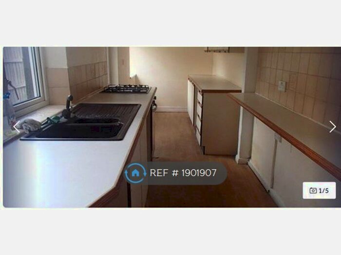 2 Bedroom Terraced House To Rent In North Parade, Scunthorpe, DN16