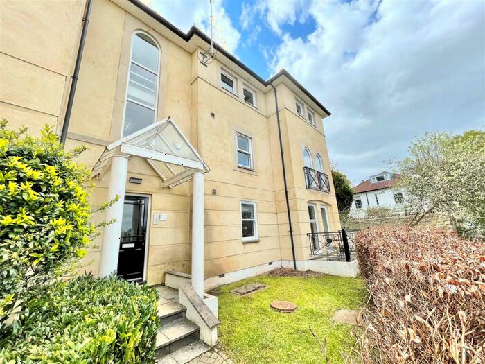 2 Bedroom Flat To Rent In Elmgrove Park Redland, BS6