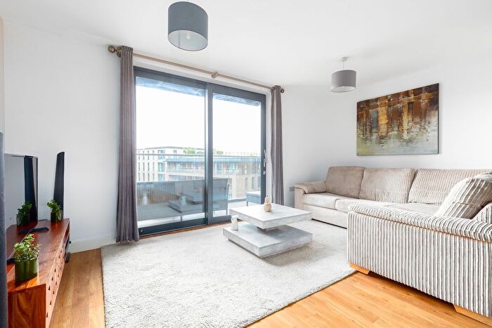 2 Bedroom Flat To Rent In Surrey Quays Road, London, SE16
