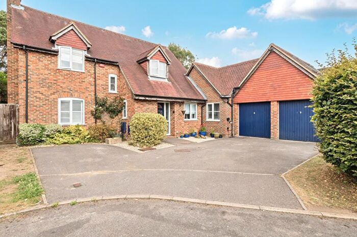4 Bedroom Detached House To Rent In Newbury, Berkshire, RG14