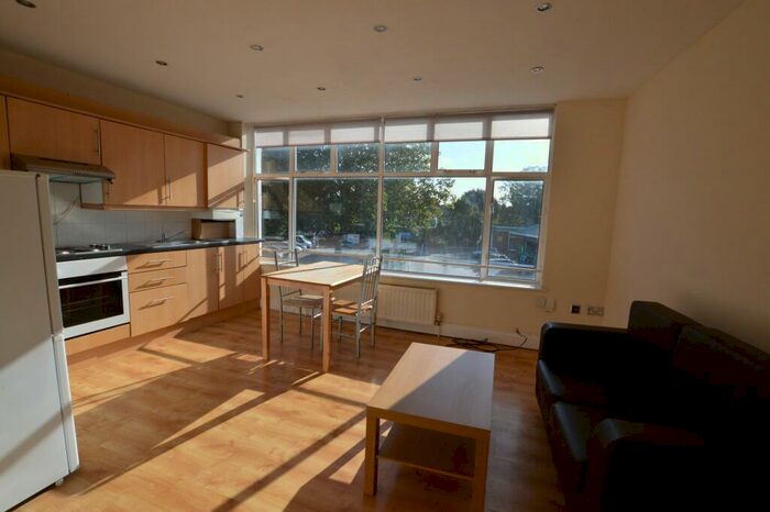 1 Bedroom Flat To Rent In High Road Leyton, London, E10