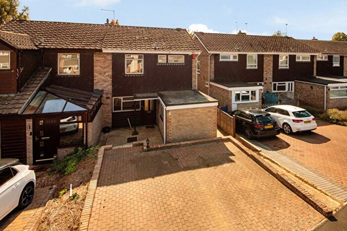 3 Bedroom Semi-Detached House For Sale In Larch Close, Southmoor, OX13