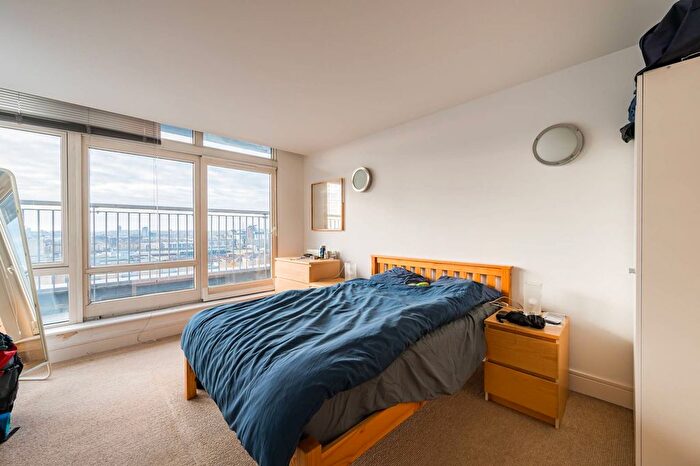 1 Bedroom Flat To Rent In Cassilis Road, Canary Wharf, London, E14