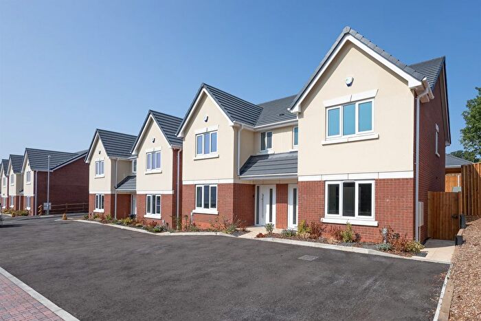 3 Bedroom Semi-Detached House For Sale In Nicholson Court, Kidderminster, DY10
