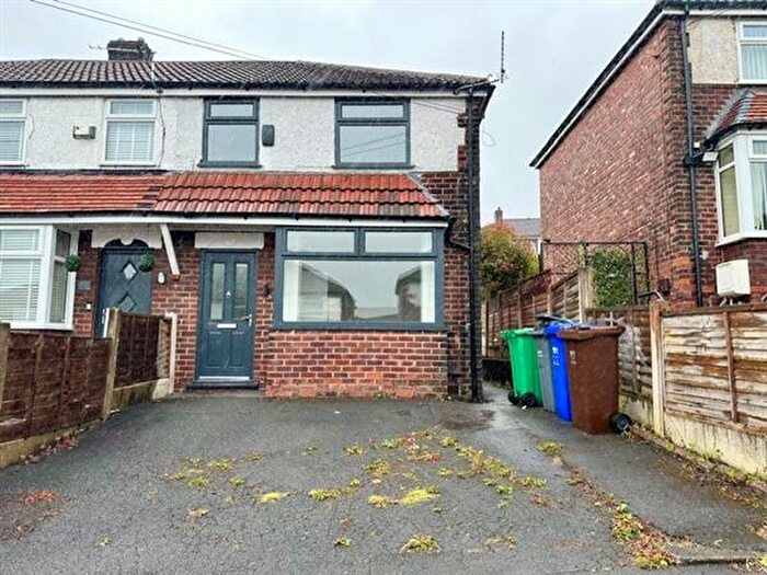 2 Bedroom Semi-Detached House For Sale In Caldecott Road, Manchester, M9