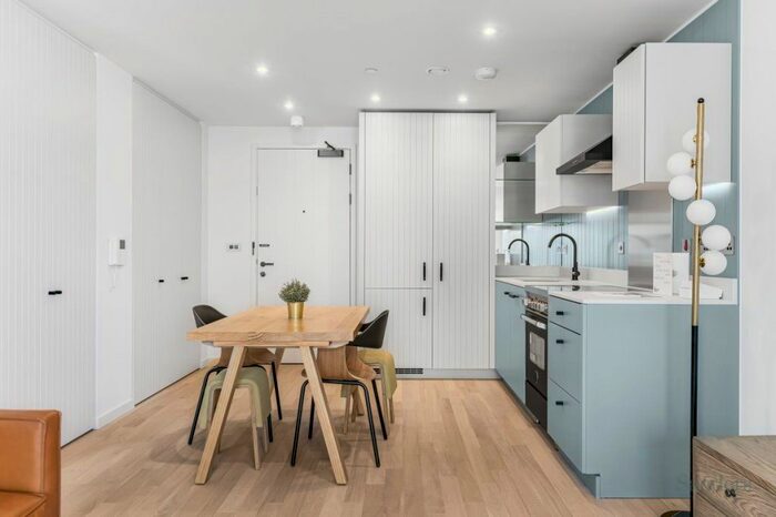 Studio To Rent In Ronalds Road, Brentford, Middlesex, TW8