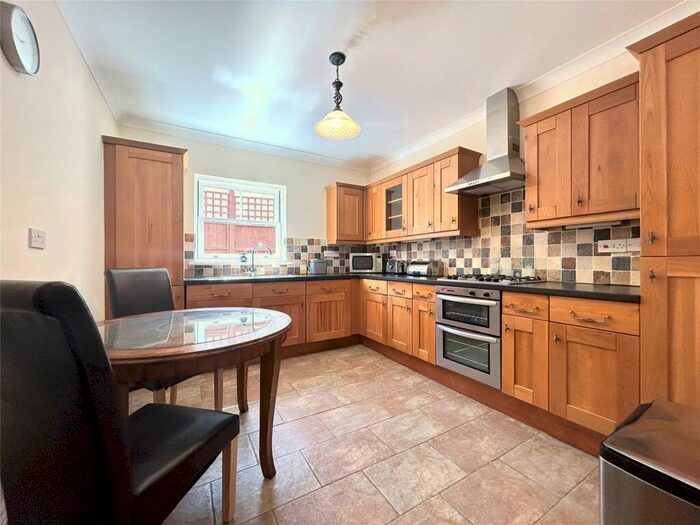 1 Bedroom Maisonette To Rent In Finchampstead Road, Wokingham, Berkshire, RG40