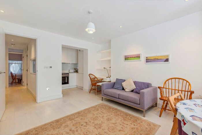 2 Bedroom Flat To Rent In Chalcot Square, Primrose Hill, NW1