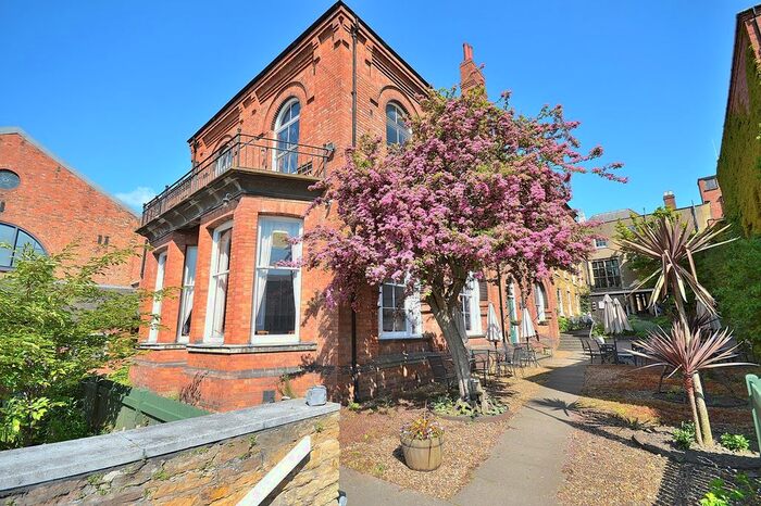 3 Bedroom Flat To Rent In George Row, Northampton, NN1