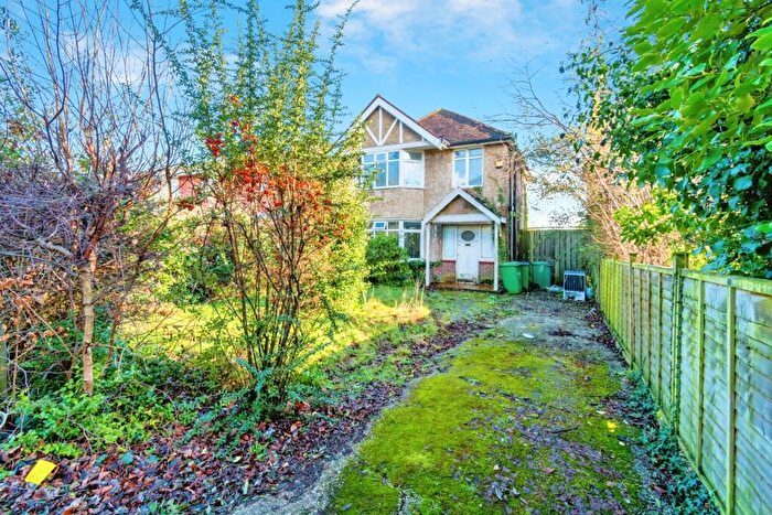 3 Bedroom Detached House For Sale In Regents Park Road, Southampton, Hampshire, SO15