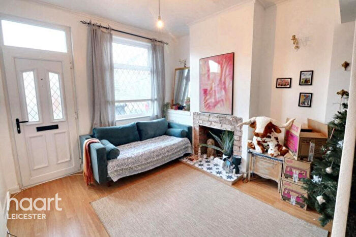 2 Bedroom Terraced House For Sale In Holywell Road, Leicester, LE2