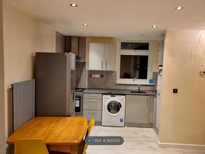 1 Bedroom Maisonette To Rent In Farman Grove, Northolt, UB5