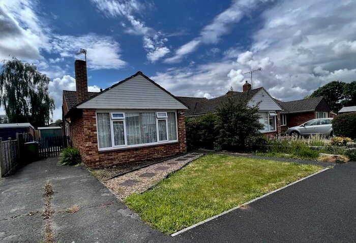 3 Bedroom Semi-Detached Bungalow To Rent In Abbeyfield Drive, Fareham, PO15