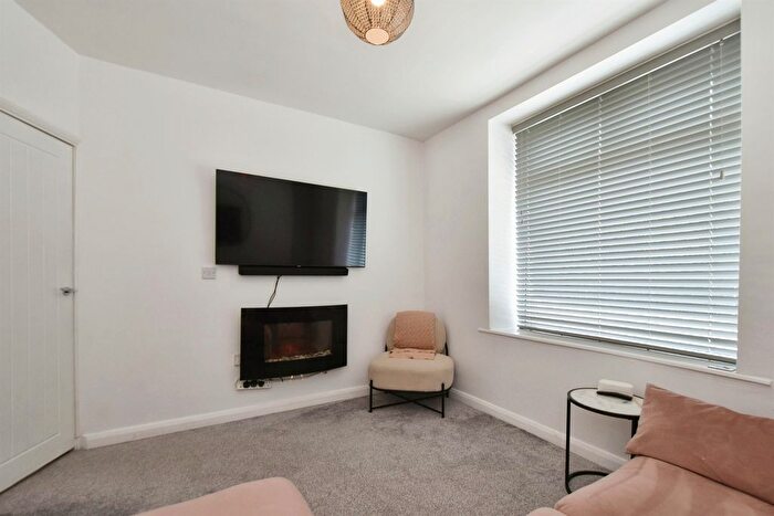 3 Bedroom End Of Terrace House For Sale In Aberdare Road, Mountain Ash, CF45