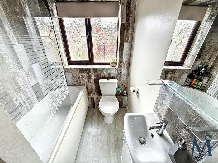 3 Bedroom Semi-Detached House For Sale In Thomas Road, Whitwick, Coalville, LE67