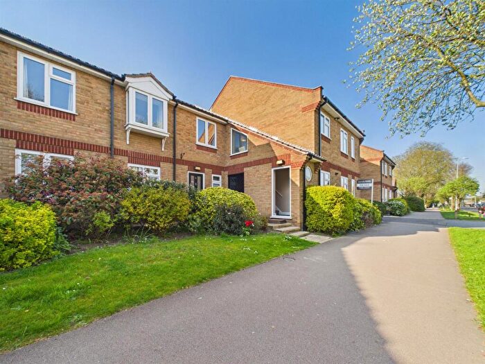 2 Bedroom Flat For Sale In Berkeley Court, Ryhall Road, Stamford, PE9
