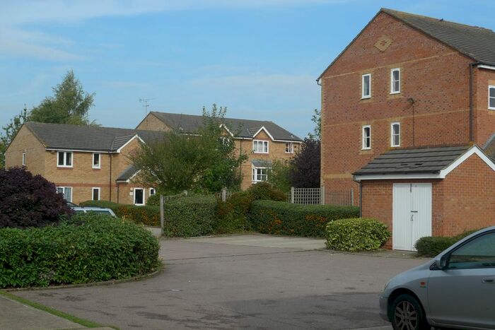 1 Bedroom Flat To Rent In Redford Close, Feltham, TW13