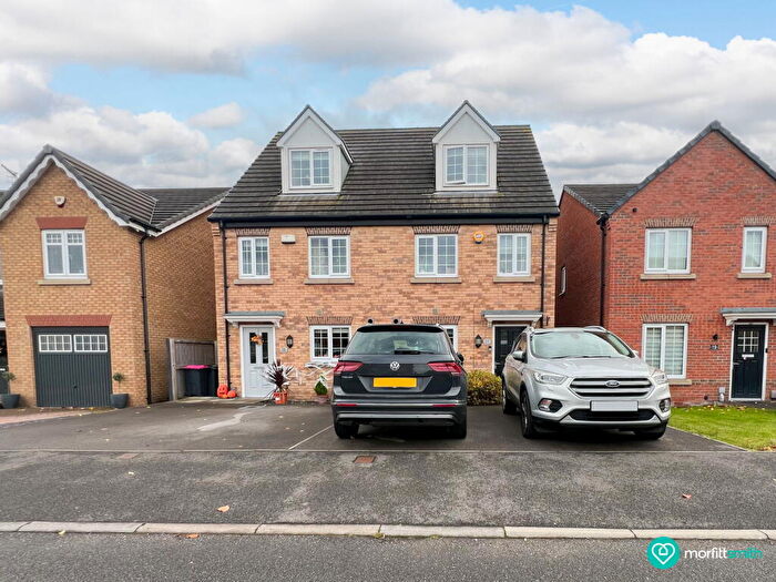 3 Bedroom Semi-Detached House For Sale In Peak Dale Drive, Waverley, S60