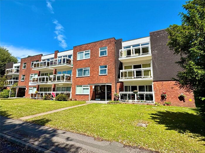 3 Bedroom Flat For Sale In Spencer Road, New Milton, Hampshire, BH25