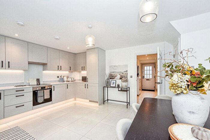 3 Bedroom Terraced House For Sale In Jenkins Close, Blunsdon, Swindon, SN26