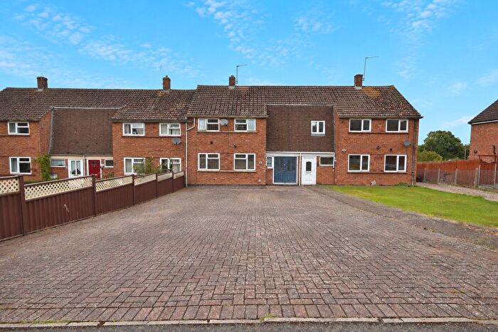 3 Bedroom Terraced House For Sale In Chipsey Avenue, Bugbrooke, Northampton, NN7