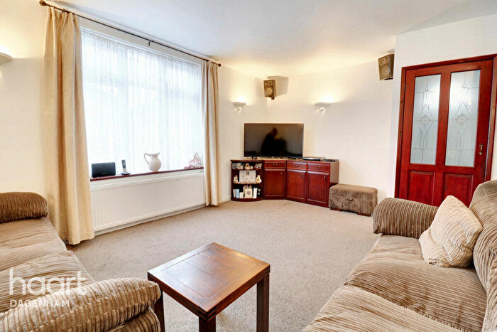 3 Bedroom End Of Terrace House For Sale In Davington Road, Dagenham, RM8