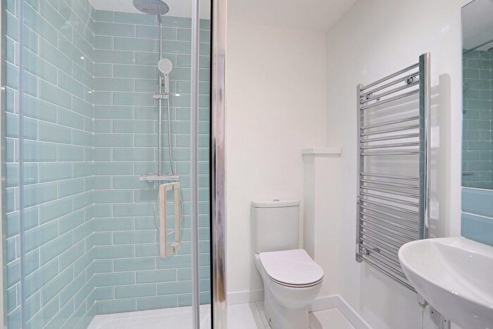 1 Bedroom Flat To Rent In Union Street, Newton Abbot, TQ12