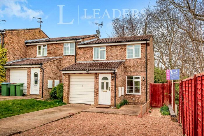 3 Bedroom End Of Terrace House To Rent In Ridgehurst Drive, Horsham, RH12