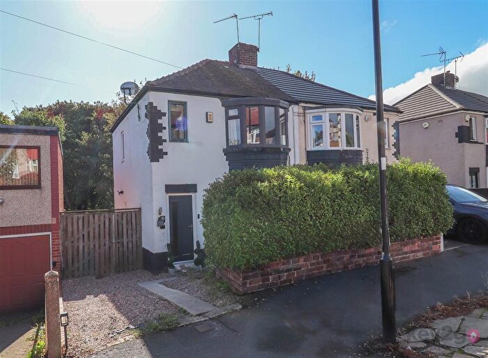3 Bedroom Semi-Detached House For Sale In Hollinsend Avenue, Sheffield, S12