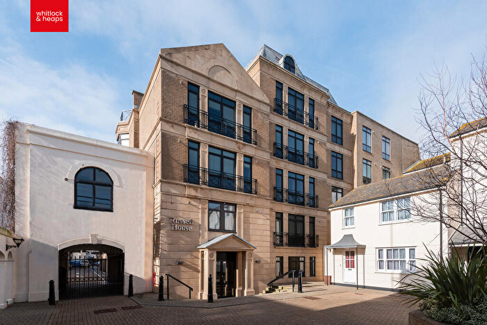 1 Bedroom Flat For Sale In Russell House, Russell Mews, BN1