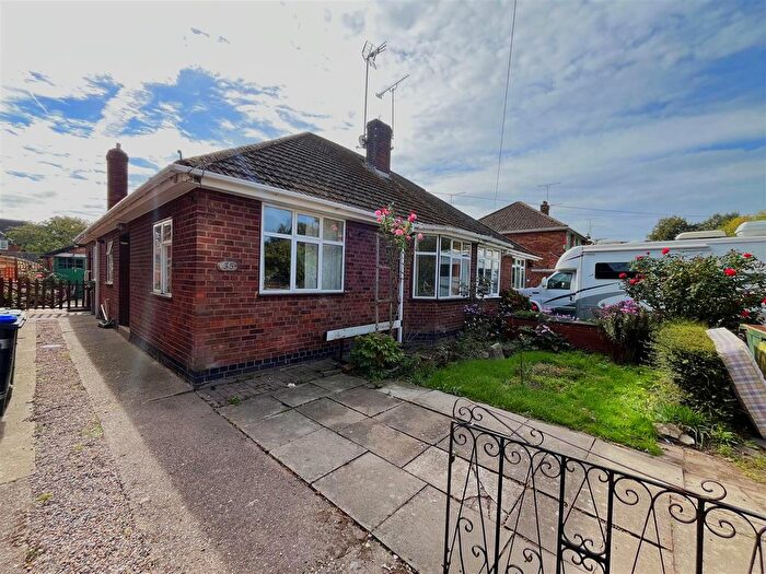 2 Bedroom Semi Detached Bungalow For Sale In Green Lane, Warwick, CV34