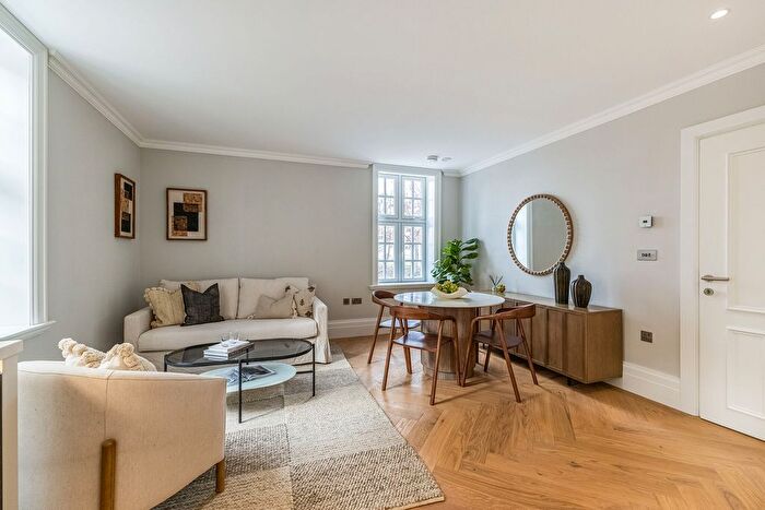 1 Bedroom Flat For Sale In Kings Meadow, Whyteleafe Hill, Whyteleafe, CR3