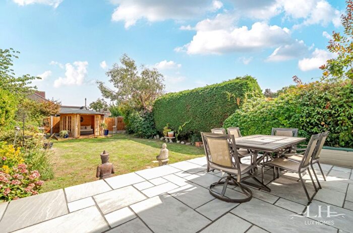 4 Bedroom Detached House For Sale In Lynkay, Lambs Lane North, Rainham, RM13