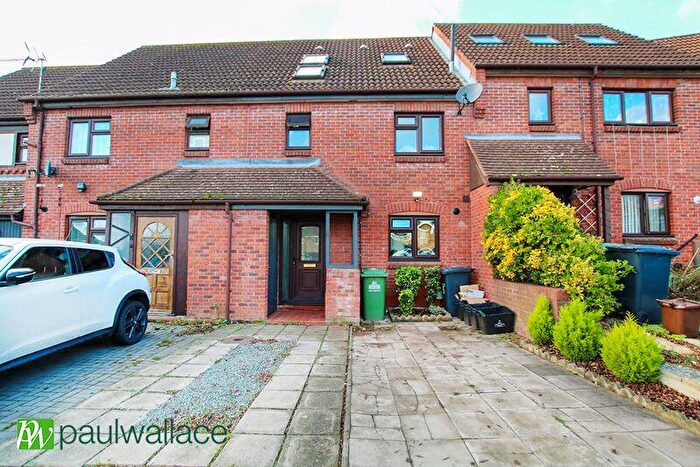 4 Bedroom Terraced House To Rent In Byron Close, Cheshunt, EN7