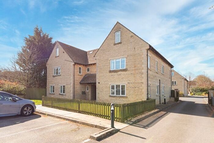 2 Bedroom Flat To Rent In Verinia Court, Shipton Road, Woodstock, OX20