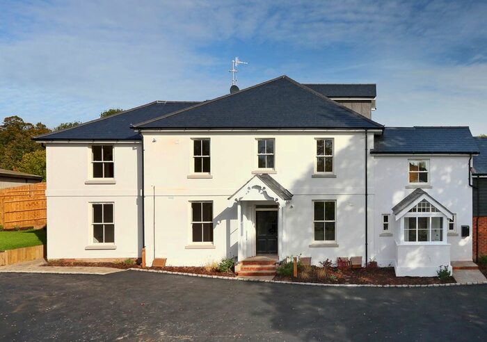 2 Bedroom Flat To Rent In Pilgrim Lane, Dorking, RH4