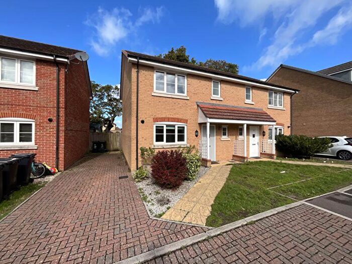 3 Bedroom Semi-Detached House To Rent In Christchurch, BH23